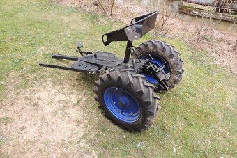 Nosič náradia za malotraktor Tecák - 4