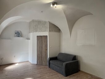 Obchodný priestor v centre Pezinka - 4
