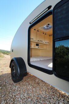 Mini obytny príves / karavan - teardrop trailer - 4