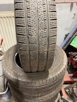 Predám pneu 215/65R16c - 4