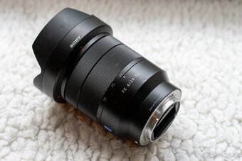 Sony ZEISS FE 24-70 f/4 ZA OSS Vario-Tessar T - 4