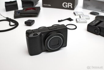 RICOH GRIIIX - 4