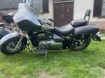 Suzuki Intruder - 4