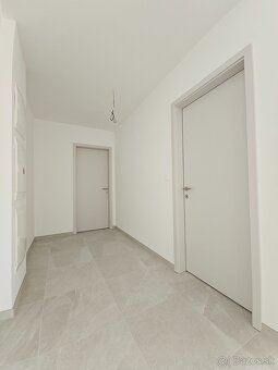 NA PRENÁJOM 3 IZBOVÝ BYT S PARKOVANÍM BRATISLAVA - 4