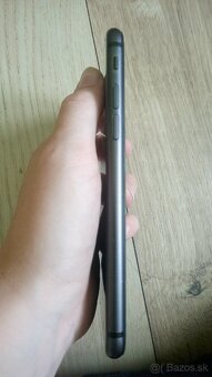iPhone 8 - 4