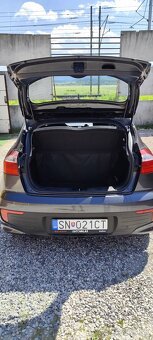 Kia Rio - 4