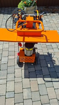 Predám štiepačku dreva Patriot 8t - 4