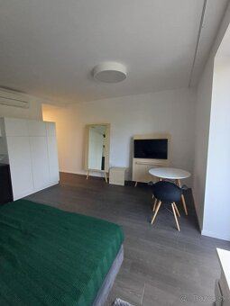 Ponúkam na predaj 1 izb. byt, ul. Žilinská, Bratislava I - 4