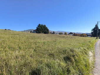 LUKRATÍVNE SLNEČNÉ POZEMKY S PRÍPOJKOU ELEKTRINY A VODY V NA - 4