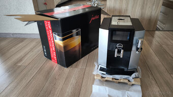 Predám automatický kávovar JURA S8 Moonlight Silver - 4