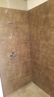 ZÁHRADA V KAVEČANOCH S ROZOSTAVANOU CHATOU - 4