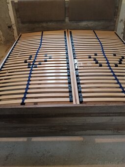 Predám manželskú posteľ 180x200. - 4