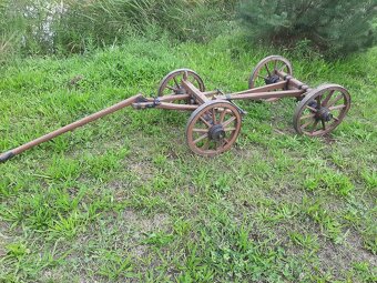 Starý DEKORATÍVNY VOZ pred dom ZNÍŽENÁ CENA - 4