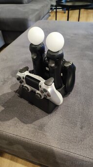 PS4 + 2x dualshock + 2x move + stojan - 4