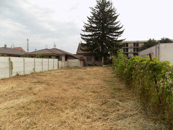 Na predaj 2 izb. dom v Nových Zámkoch- záhrada 569m2 . - 4
