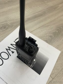 Kenwood TH-F7 - 4