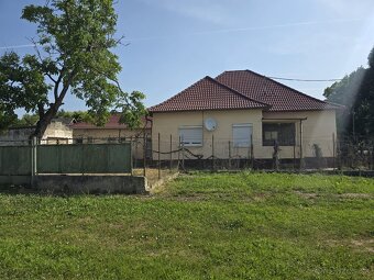 Na predaj rodinný dom v obci Selice - 4