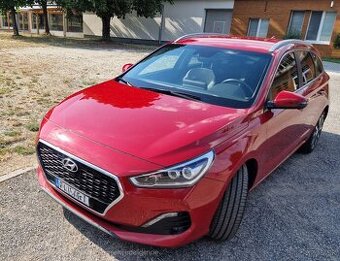 Hyundai i30 kombi 1.4 T-GDi Style (72000km), manuál - 4