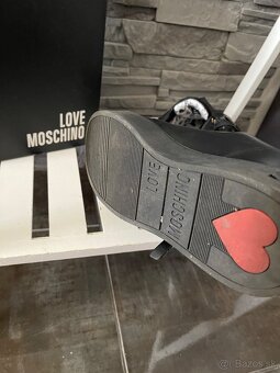 Moschino v.39 - 4