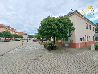 Dom na námestí. Bývanie a podnikanie v jednom. - 4