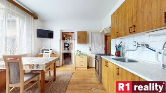 Rodinný dom s veľkým pozemkom 1779 m2 / Vaďovce pri Starej T - 4