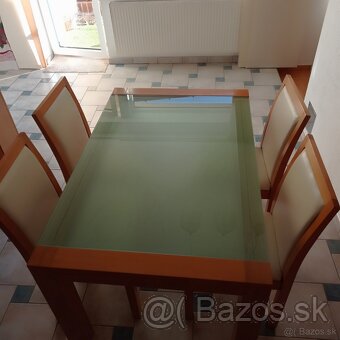 Rozkladací stôl a 4 stoličky - buk masív - ZNÍŽENÁ CENA - 4