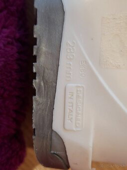 Lyžiarky a lyže - 4