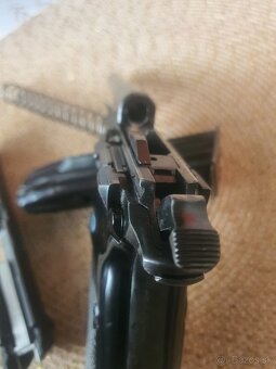 Predam sam. pištol Cz vz.83 - 4