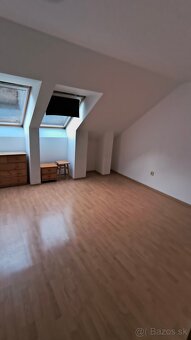 Prenajmeme 3 izbový mezonet v centre Oščadnice - 4