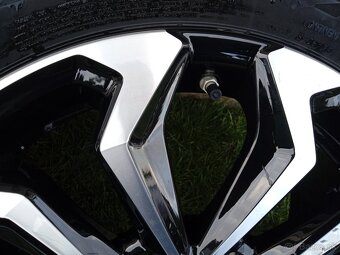 Toyota Yaris Cross 17"215/55 R17 letná sada - 4