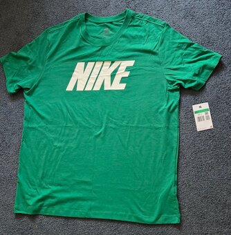 Tricko NIKE velkost XL - 4
