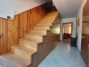 Dvojgeneračný rodinný dom s veľkou záhradou na predaj - 4