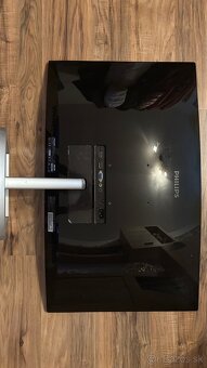 32” Philips 328E9F - 4