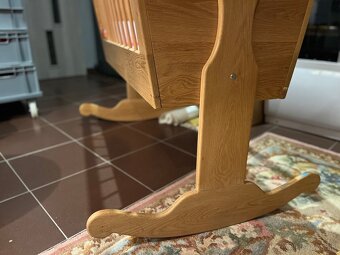 Drevená hojdacia postieľka - 4