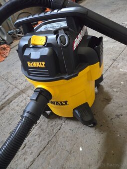Vysavac Dewalt - 4