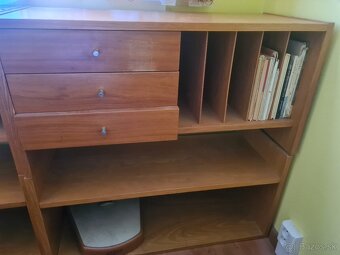 skriňa + police + skrinky - 4