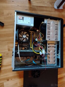 Predám skladaný Pc starší ma procese Intel i7. - 4