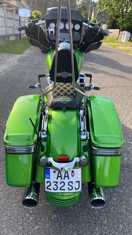 Harley Davidson Street Glide - 4