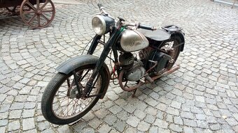 ČZ 125 C r.v. 1950 plus sedlo a motor navíc - 4