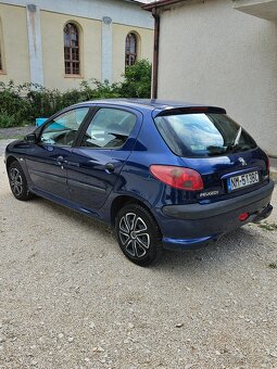 Peugeot 206 1.1 benzín rk 2005 - 4