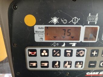 LIS na kulaté balíky CASE RB 454 s řežáním - 4