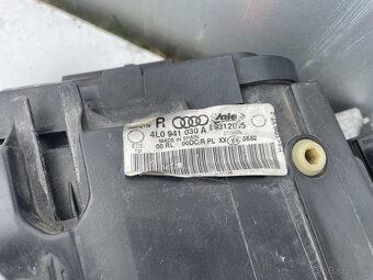 AUDI Q7 - kompletní pravé přední světlo (xenon) 4L0 941 030 - 4