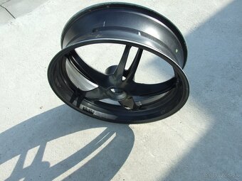 Triumph  ST 1050 - 4