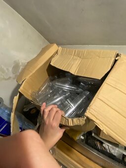 Predám plastové jedálenské veci - 4