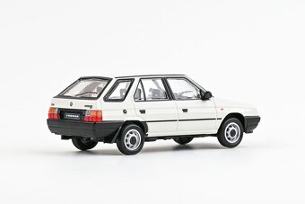 Modely Škoda Forman (1993) 1:43 Abrex - 4