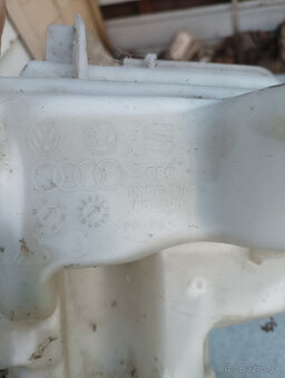 nadobka odstřikovaču skoda - 4