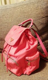 Ružový ruksak Guess - 4