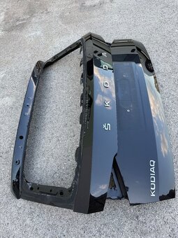 SKODA KODIAQ LIFT ZADNÉ PIATE DVERE - 4