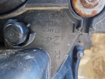Predne svetla Suzuki Swift H4 - 4