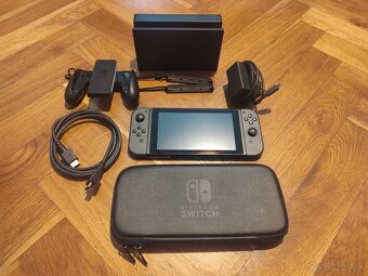 Nintendo Switch V2 - 4